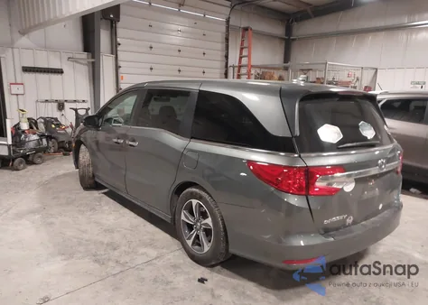 2018 Honda Odyssey Touring z USA, uszkodzony, nr VIN 5FNRL6H86JB007596